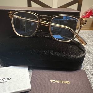 Tom Ford TF5625-B blue blocker glasses! NEW!!